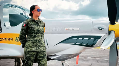 Renuncia la 'youtuber' oficial de las Fuerzas Armadas mexicanas debido al "acoso laboral" del que era víctima