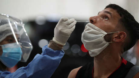 La insólita teoría conspiracionista de una periodista argentina sobre los hisopados para detectar el covid-19 que ha desatado un escándalo