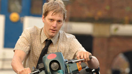 Un bloguero construye a partir de un viejo BMW un auto de James Bond con un lanzallamas bajo el capó