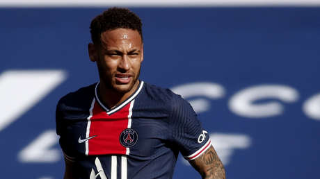 Acusan a Neymar de ver una transmisión ilegal de un partido de fútbol