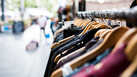 "Enterradme con este traje": Se compra una chaqueta y encuentra en su interior una nota espeluznante (FOTOS)