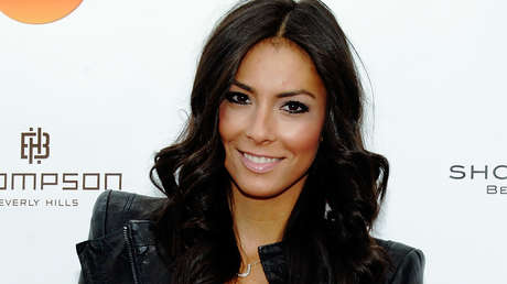 Una modelo que sufrió daño cerebral tras reacción alérgica grave recibe 29,5 millones en compensación por negligencia médica