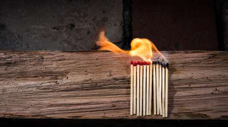 Cuatro adolescentes de Pensilvania se graban mientras prenden fuego a una casa porque "estaban aburridas"