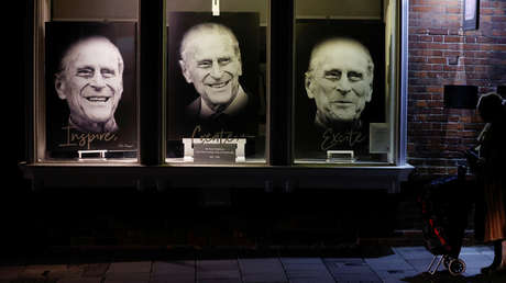 Editan una música tecno que fue interrumpida por una radio para anunciar la muerte del príncipe Felipe y se convierte en un éxito en TikTok