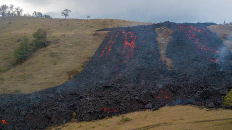 Las corrientes de lava del volcán Pacaya en Guatemala ponen en peligro a tres comunidades