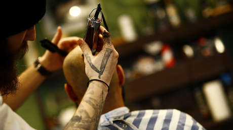 "No estás solo": Rapa a su amigo y luego a sí mismo para solidarizarse con él en su lucha contra el cáncer