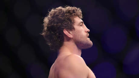 "Decepcionante": Famoso 'youtuber' noquea a un luchador profesional de MMA (VIDEO)