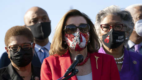 Nancy Pelosi agradece a George Floyd por "sacrificar" su vida por la justicia y enfrenta duras críticas