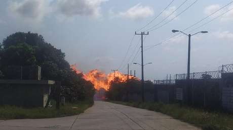 VIDEO: El momento de la explosión y el posterior incendio en un complejo petroquímico del sur de México