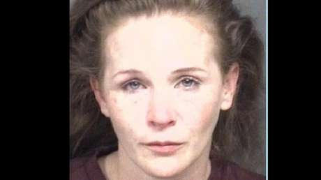 Detienen en EE.UU. a una mujer que embistió con su auto a tres jóvenes afroamericanos que jugaban baloncesto en su patio