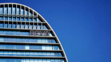 El BBVA plantea el despido de 3.800 trabajadores en España tres días después de que CaixaBank propusiera eliminar más de 8.000 puestos de trabajo