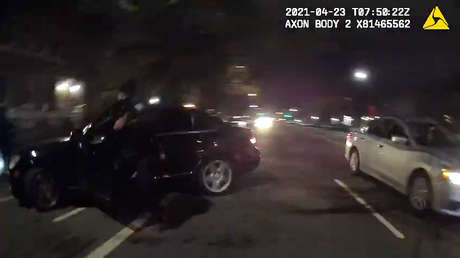 VIDEO: Hombre que salió de prisión a pesar del cargo de intento de asesinato arrastra a un policía con un coche antes de perpetrar una ola de crímenes