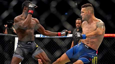 VIDEO:  La terrible fractura de un excampeón de la UFC que se parte la pierna en dos al comenzar una pelea