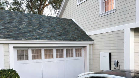 Elon Musk afirma que Tesla cometió "errores significativos" en su proyecto de techos solares