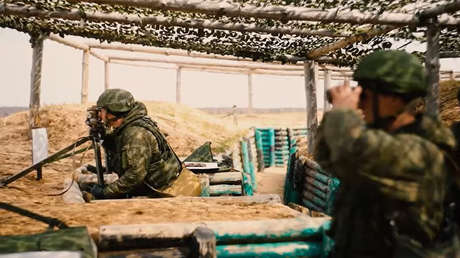 VIDEO: Efectivos de un regimiento de tropas blindadas rusas simulan un combate