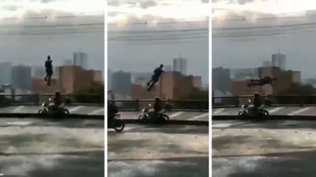 VIDEO: Indígenas Misak derriban una estatua del conquistador español Sebastián de Belalcázar durante el paro nacional en Colombia