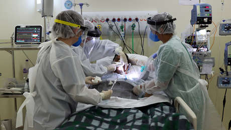 "La mitad de las muertes se pudieron prevenir": Científicos brasileños culpan al Gobierno de Bolsonaro por el devastador aumento del covid-19