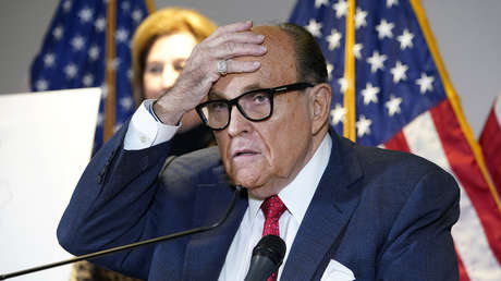 Investigadores federales registran el apartamento de Rudy Giuliani, exabogado de Trump