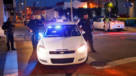 Cinco muertos, incluidos dos agentes, en un operativo policial de 13 horas contra un tirador atrincherado en EE.UU.