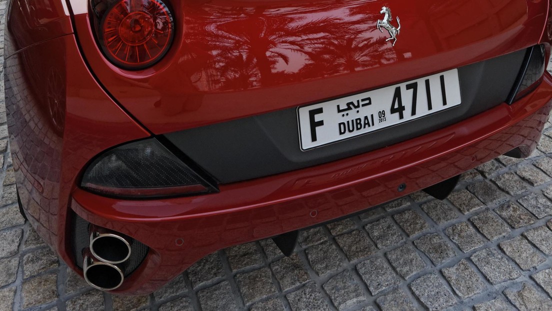 Venden una matrícula de automóvil de un solo dígito por un precio récord de más de 10 millones de dólares