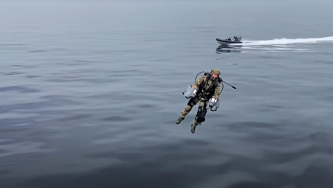 VIDEO: Militares británicos prueban con éxito trajes voladores y muestran cómo podrían ser las operaciones militares del futuro