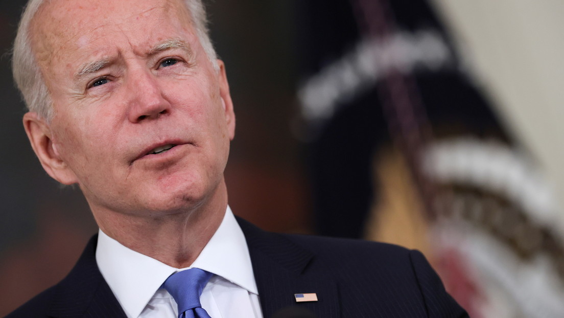 EE.UU. llama a liberar las patentes de vacunas contra el covid-19 y caen las acciones de empresas farmacéuticas