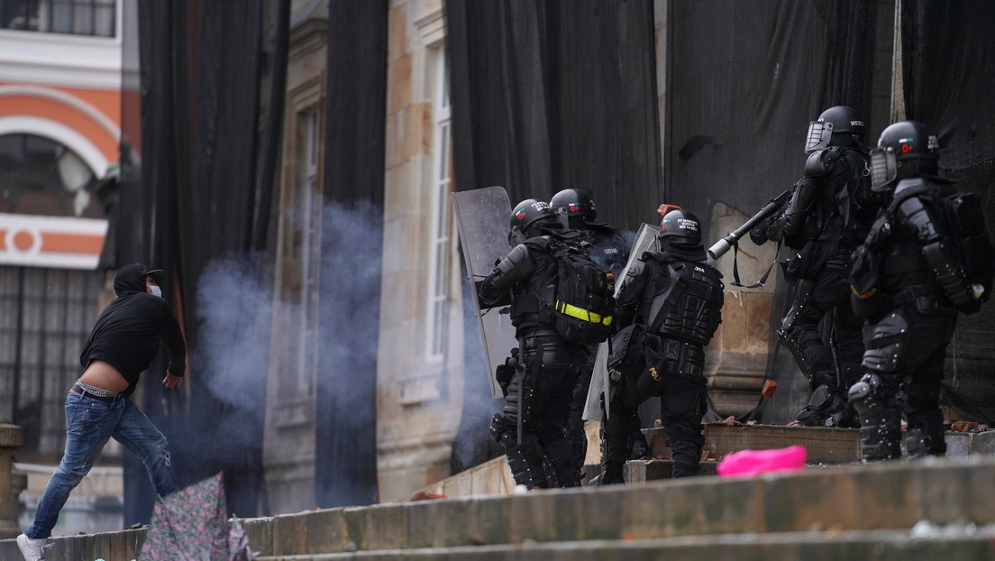 "Nos están matando": indignación en Colombia por el caso de Lucas Villa, un activista pacífico que recibió ocho disparos mientras protestaba