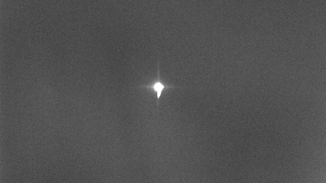 FOTO: Captan el movimiento "excepcionalmente rápido" del cohete chino que amenaza con caer fuera de control sobre la Tierra en los próximos días