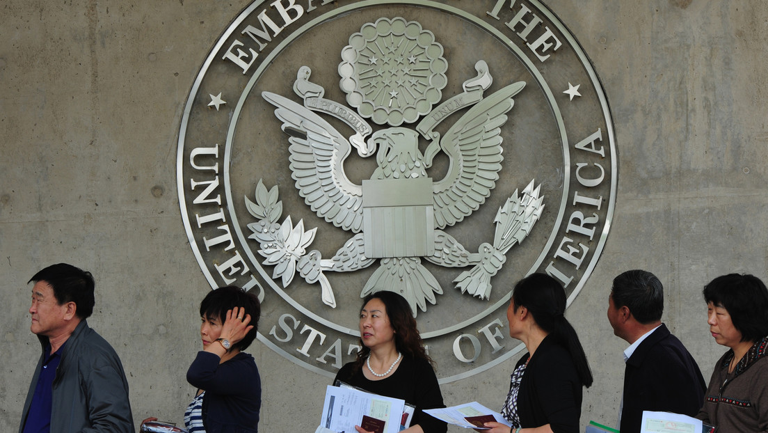 "¿Eres como este perro?": Una broma de la Embajada de EE.UU. en Pekín sobre las aplicaciones de visados provoca indignación entre internautas chinos