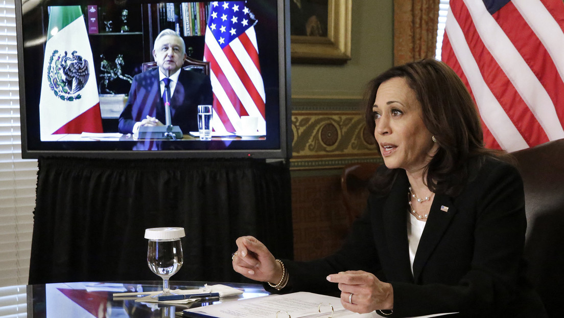 "Bendito México, tan cerca de Dios y no tan lejos de EE.UU.": ¿De qué hablaron López Obrador y Kamala Harris en su encuentro virtual?