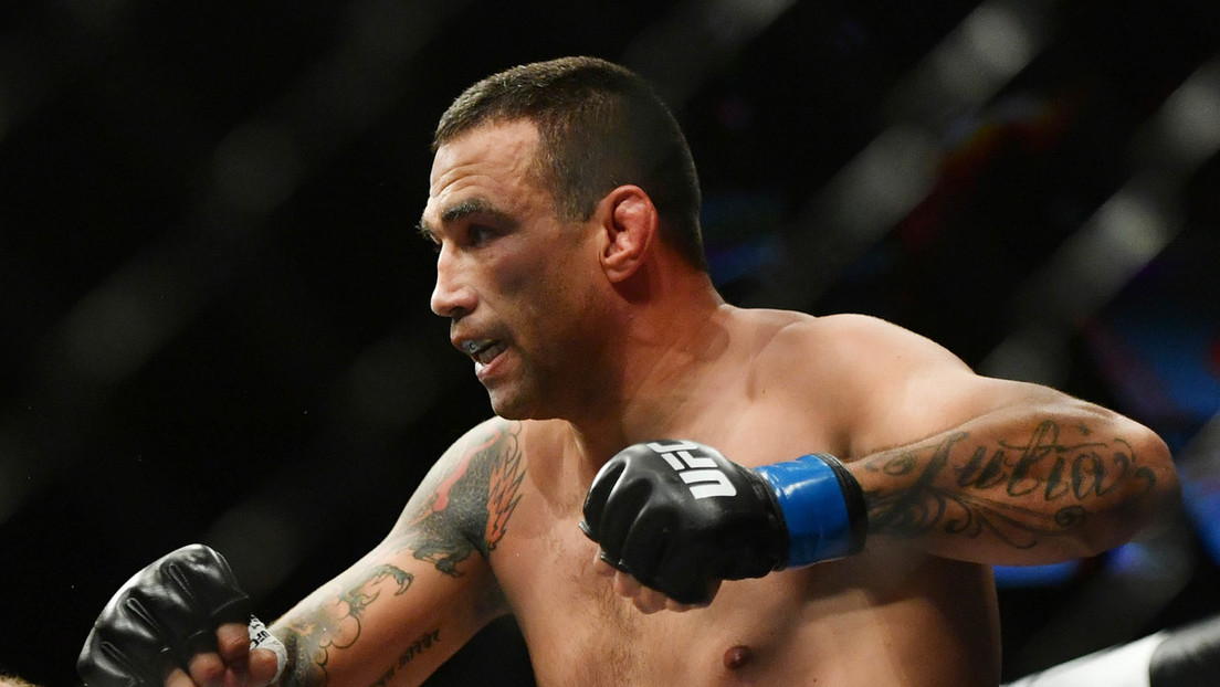 Fabrício Werdum pierde por un brutal KO técnico, pero un video sugiere que su rival se rindió momentos antes y el árbitro no paró el combate
