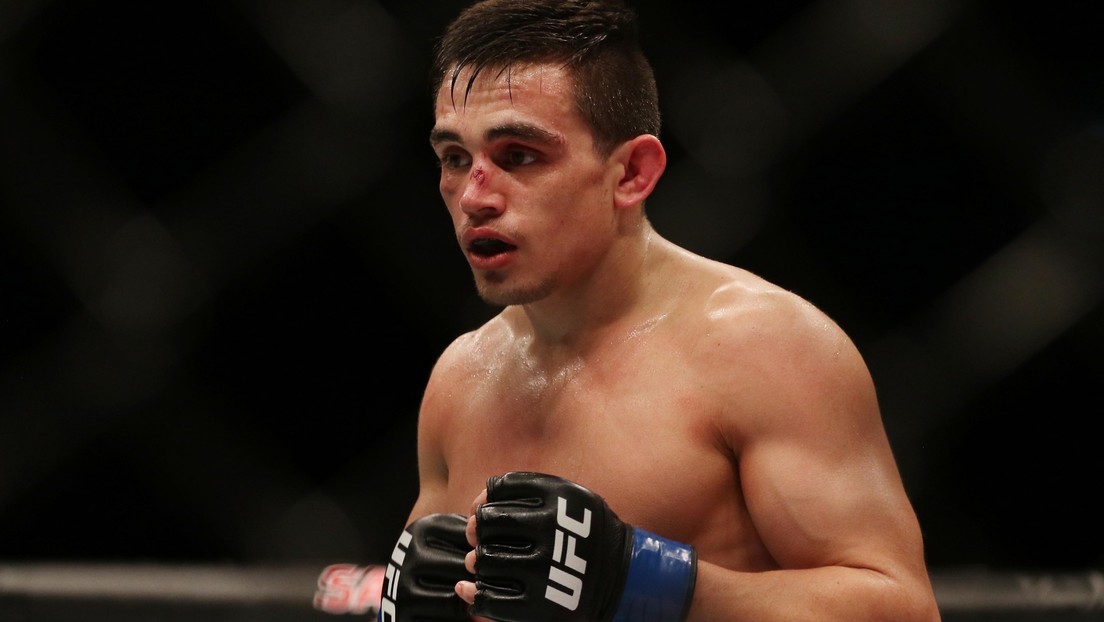 VIDEOS: Un peleador de MMA se tambalea y apenas se mantiene en pie durante el pesaje previo a un combate