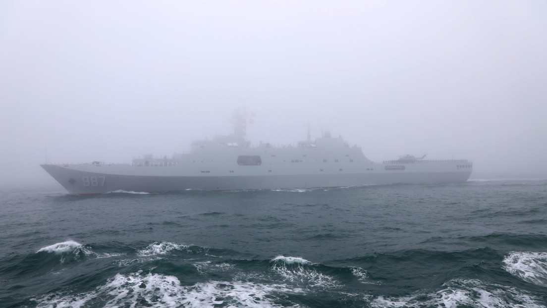 VIDEO: Un nuevo buque anfibio de transporte chino participa en unos ejercicios y se espera que forme una "asociación poderosa" con otra nave del país