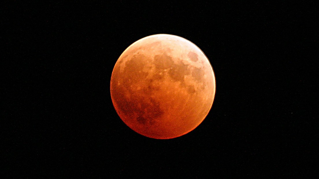 La 'luna de sangre' y la 'superluna de las flores': Dónde y cuándo disfrutar del doble espectáculo astronómico del 26 de mayo