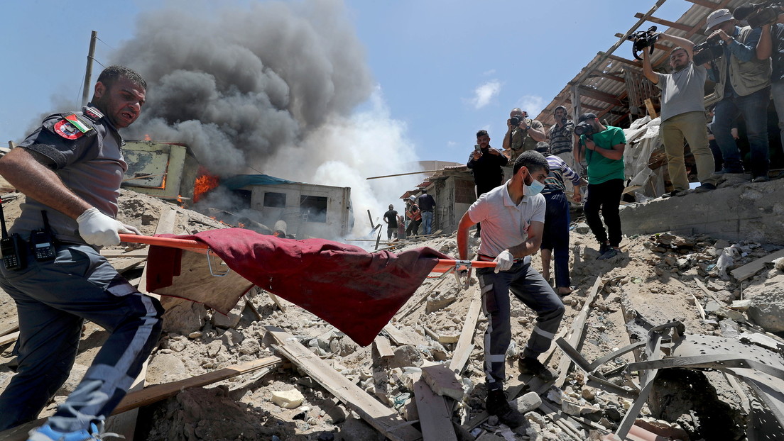 "Haría cualquier cosa para ayudar a mi pueblo, pero solo tengo 10 años": Una niña palestina habla entre lágrimas sobre el conflicto con Israel (VIDEO)