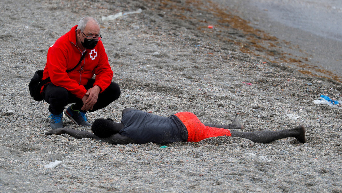 Las dramáticas imágenes que dejó la entrada de migrantes a España desde Marruecos