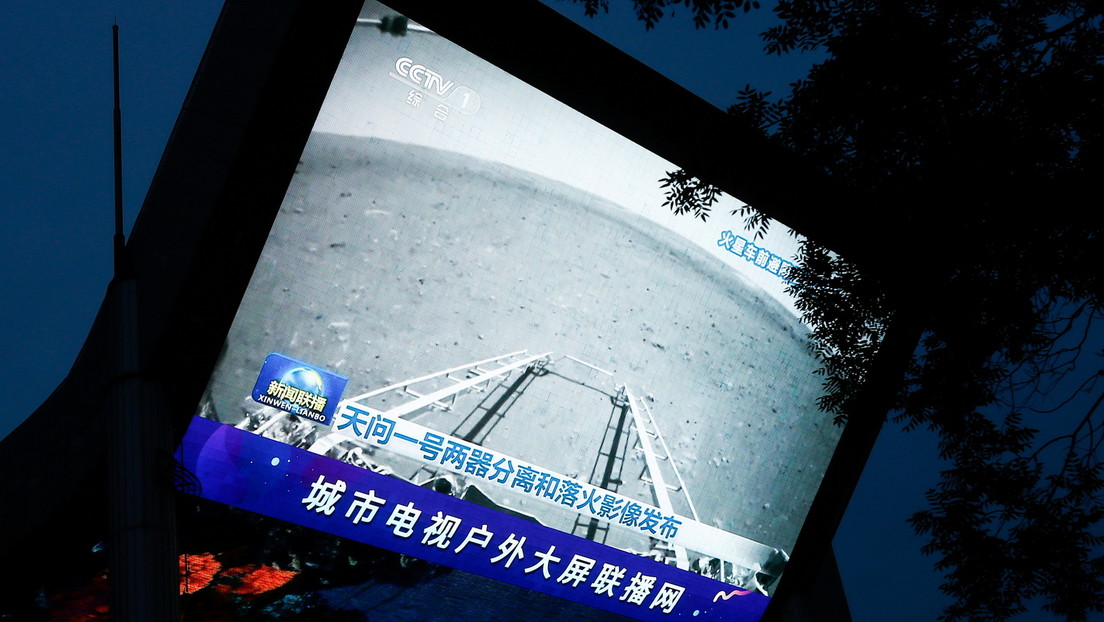 El róver chino Zhurong abandona su plataforma e inicia la exploración de Marte (FOTOS)