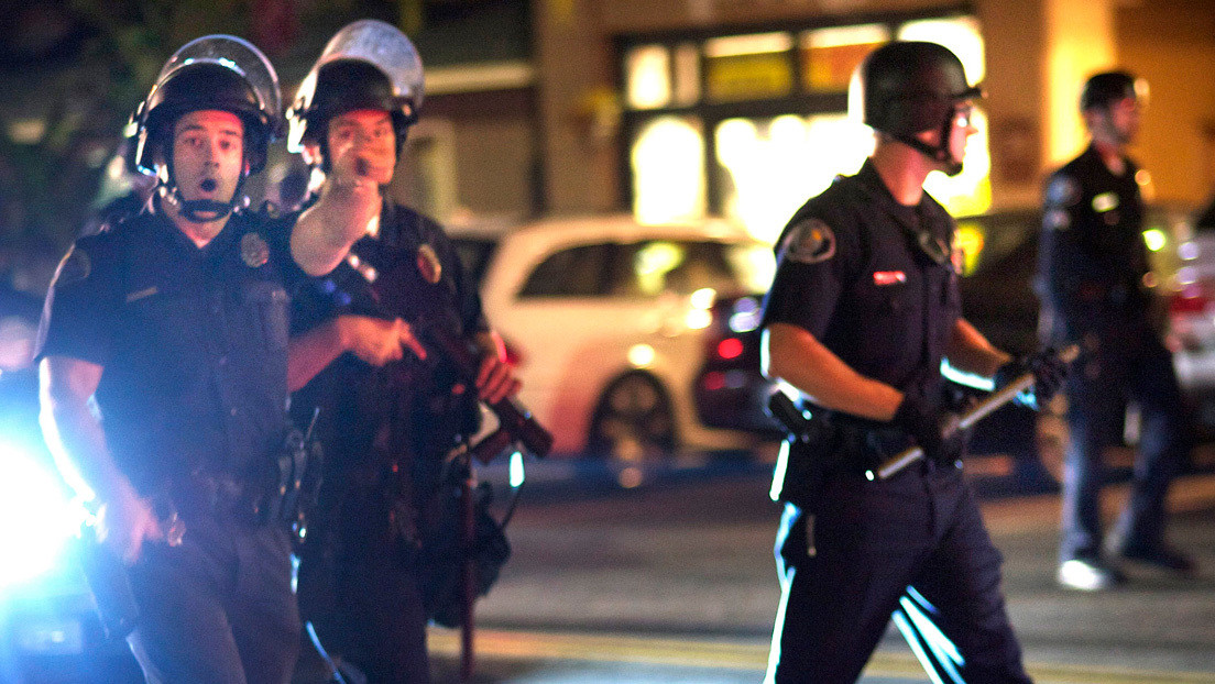 VIDEOS: 150 arrestos en una multitudinaria fiesta en EE.UU. luego de que una invitación se hiciera viral en TikTok