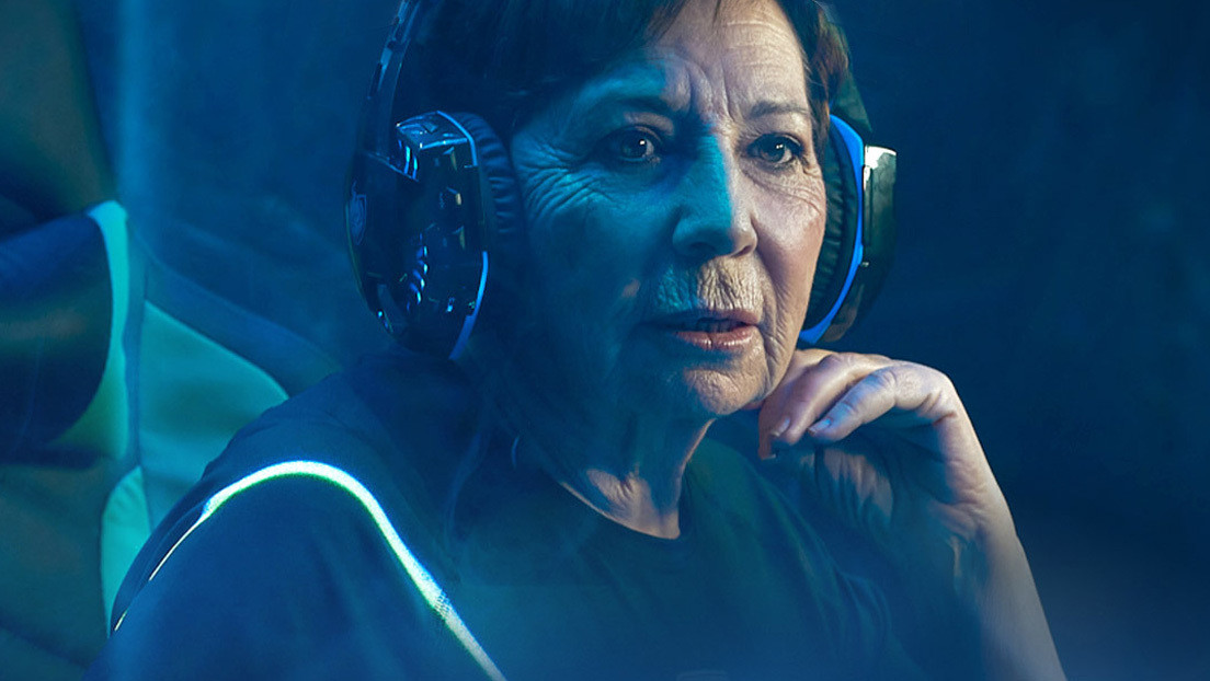 La política española atrapada jugando al Candy Crush en el Congreso lanza su propio equipo de ciberdeportes