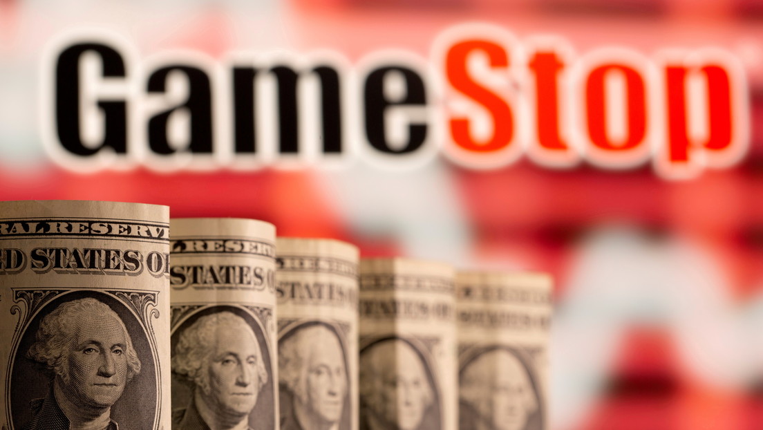 Inversores del foro de Reddit 'asaltan' de nuevo GameStop y AMC, causando millonarias pérdidas a los bajistas en un día