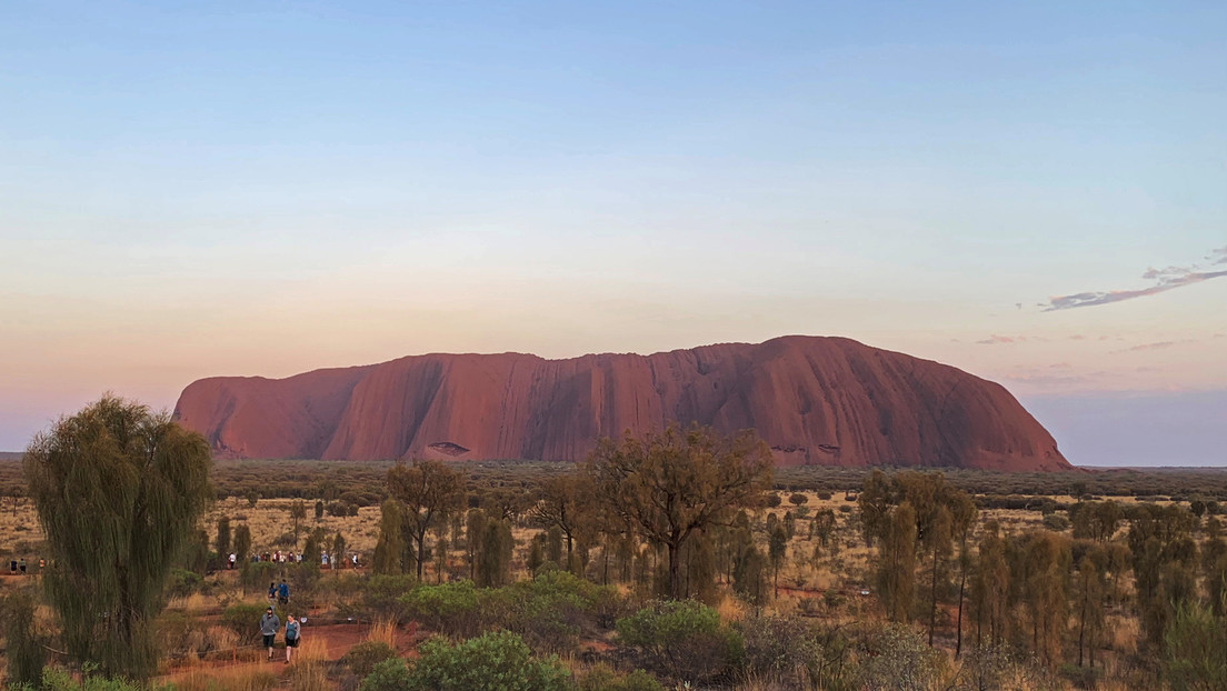 Un astronauta publica la foto de un monte sagrado australiano desde el espacio