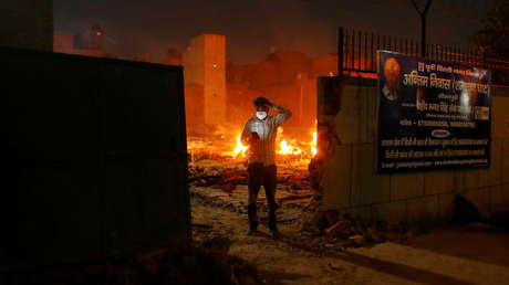 "Como una guerra": La India registra su récord de contagios diarios con más de 400.000 casos de covid-19 y Fauci reacciona