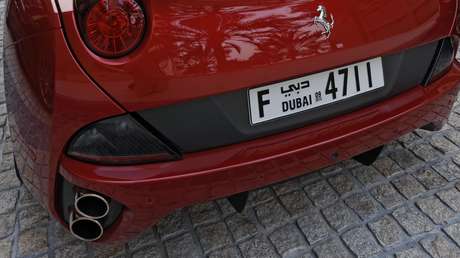 Venden una matrícula de automóvil de un solo dígito por un precio récord de más de 10 millones de dólares