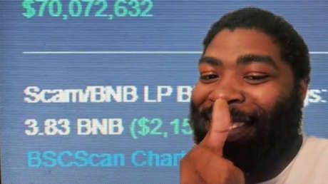 Un 'tiktoker' lanza en broma una criptomoneda llamada 'Estafa' y logra un éxito meteórico en el mercado que no puede creer