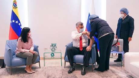 Venezuela inicia ensayos clínicos de la vacuna anticovid rusa EpiVacCorona