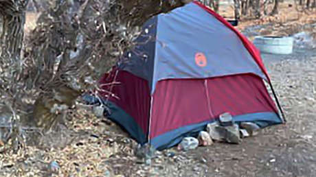 Encuentran en un cañón de Utah a una mujer desaparecida desde noviembre pasado que vivió en una carpa y se alimentó de hierba y musgos