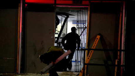 Capturan a presuntos responsables de la muerte de un policía, apuñalado cuando intentaba prevenir un saqueo durante las protestas en Colombia