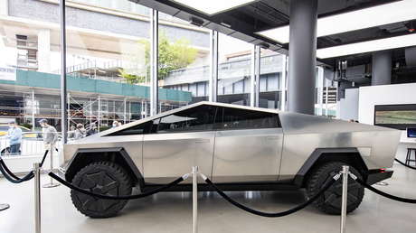 VIDEO: La Cybertruck de Tesla da un toque de 'ciberpunk' a las calles de Nueva York al ser captada desplazándose por la ciudad