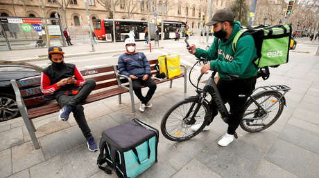 Algoritmos al descubierto: España aprueba la 'ley rider' para acabar con la precariedad de los trabajadores