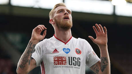 Arrestan a una estrella de la Premier League inglesa por agredir brutalmente a un joven en la calle (VIDEO)